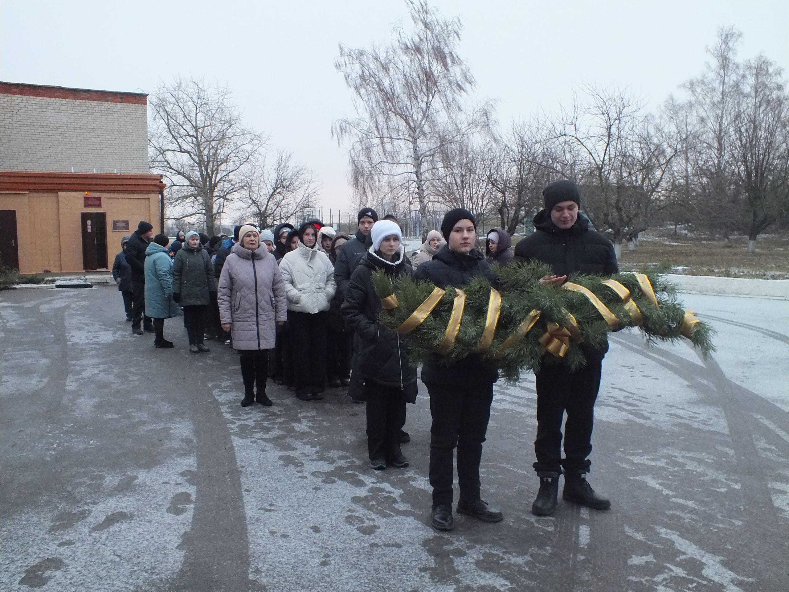 Митинг, посвящённый 82-й годовщине освобождения г. Алексеевка и Алексеевского района от немецко-фашистских захватчиков Митинг, посвящённый 82-й годовщине освобождения г. Алексеевка и Алексеевского района от немецко-фашистских захватчиков.